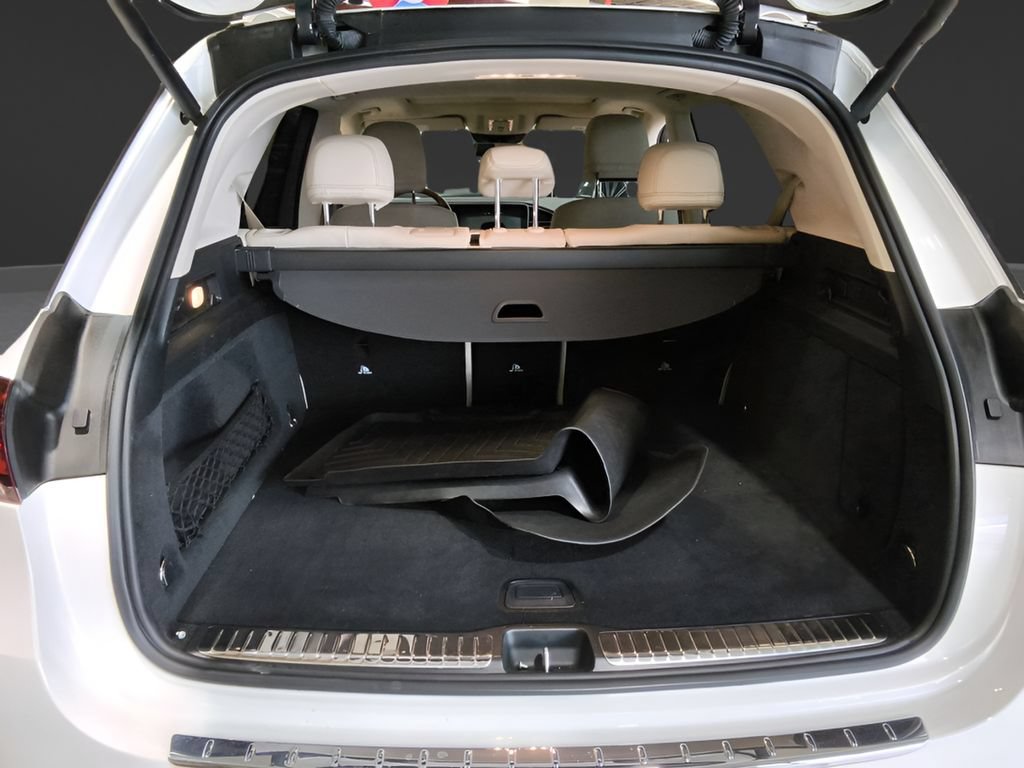 Used 2021 Mercedes-Benz GLE 450 4MATIC w/ AMG Line Exterior image 8