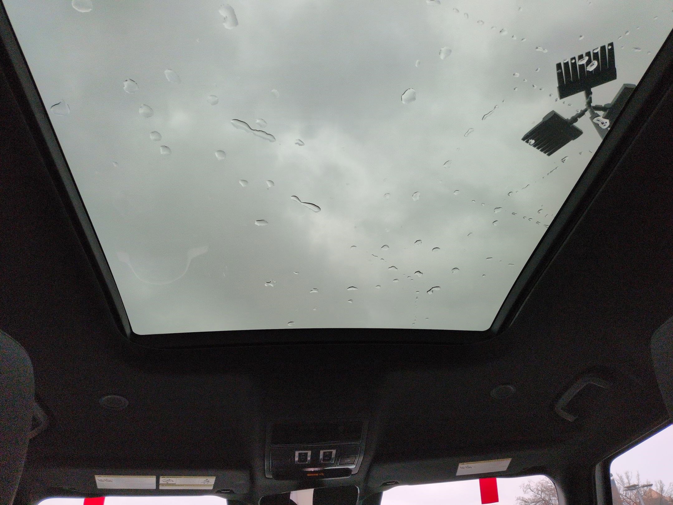 Used 2025 Land Rover Defender 110 S image 26