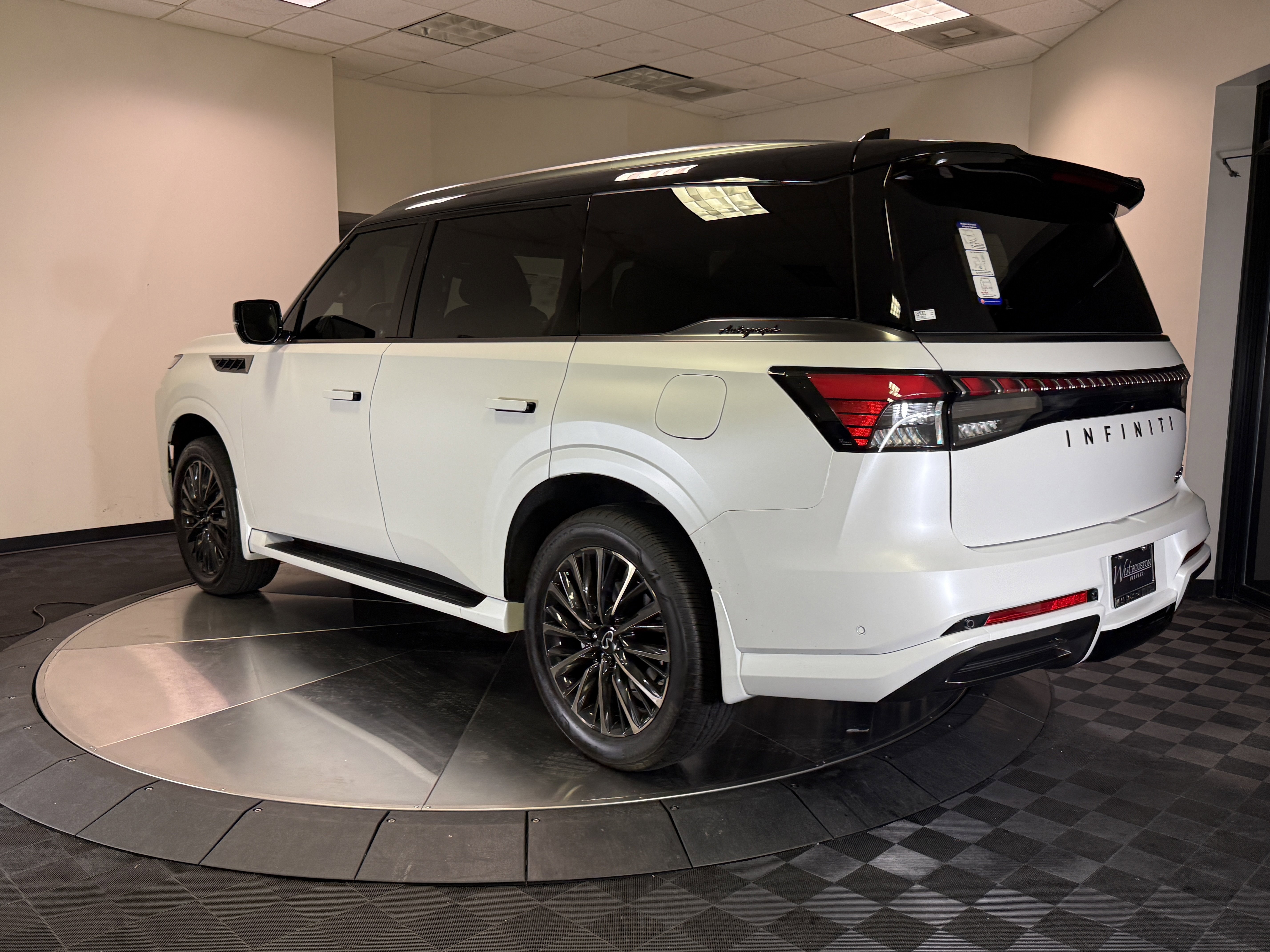 New 2026 INFINITI QX80 Autograph w/ Premium Cargo Package image 6