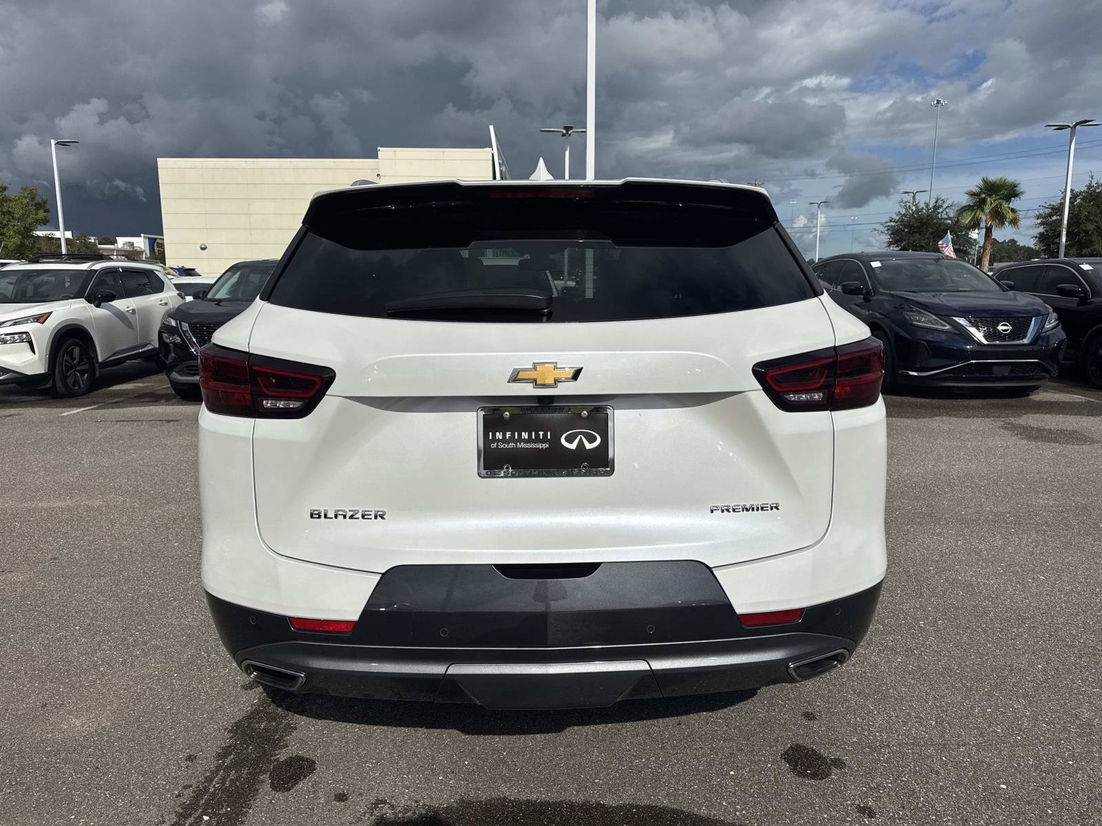Used 2023 Chevrolet Blazer Premier w/ Enhanced Convenience Package FWD image 7