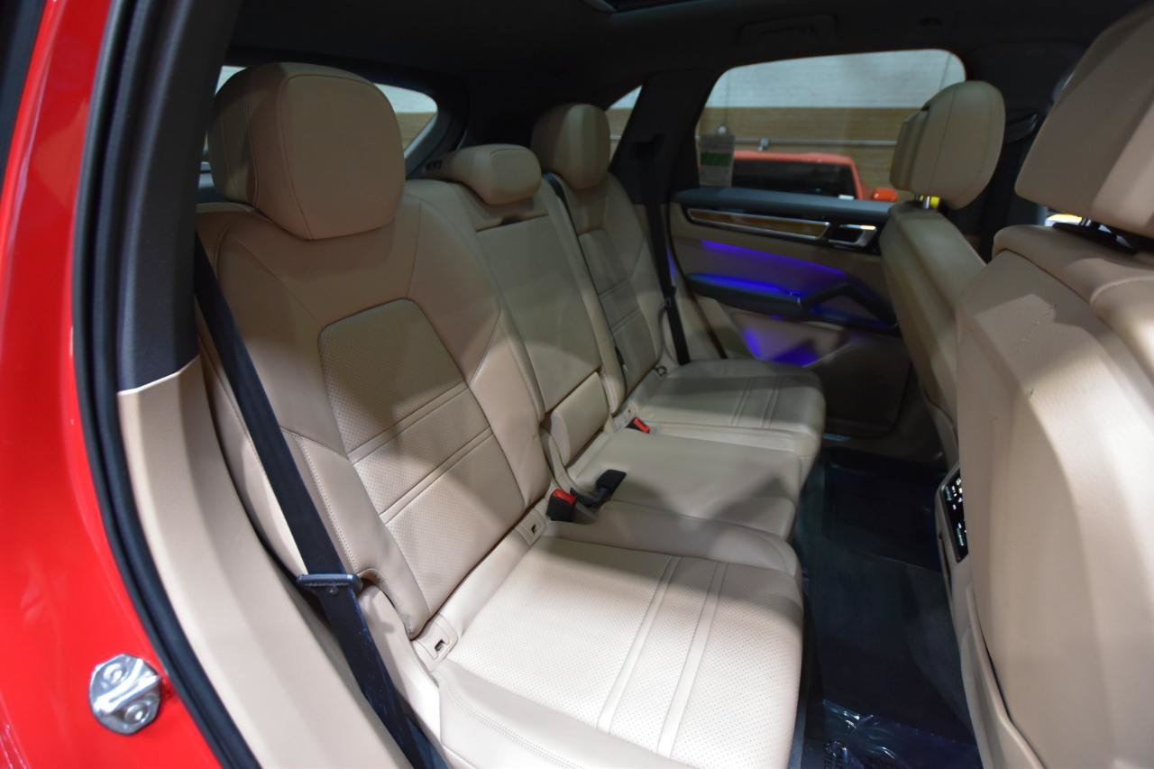 Used 2021 Porsche Cayenne AWD/4WD image 50
