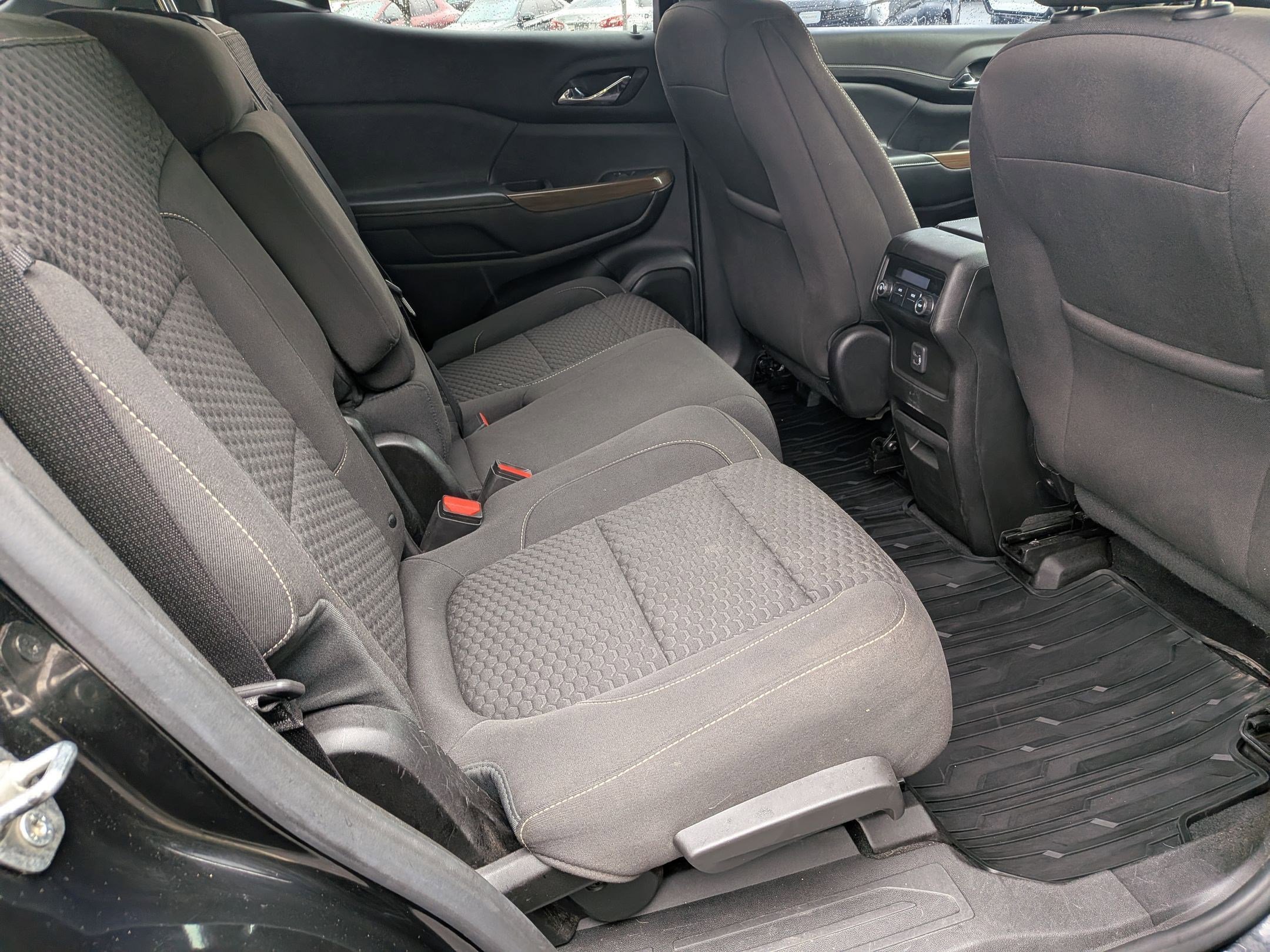 Used 2019 GMC Acadia SLE w/ LPO, Black Accent Package image 25