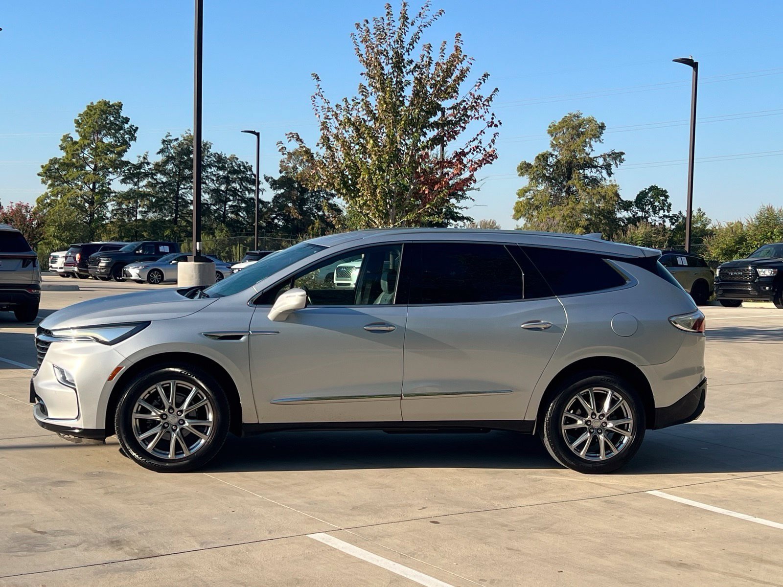 Used 2022 Buick Enclave Premium FWD image 6
