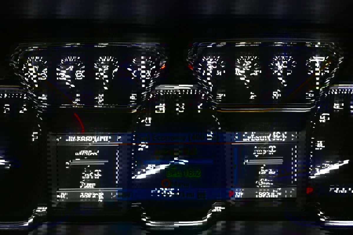 Used 2023 GMC Sierra 2500 AT4 w/ AT4 Preferred Package AWD/4WD image 11