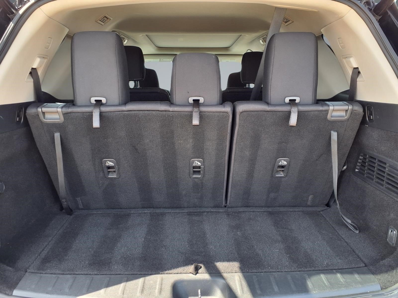 Used 2022 Nissan Pathfinder SV w/ SV Premium Package FWD image 13