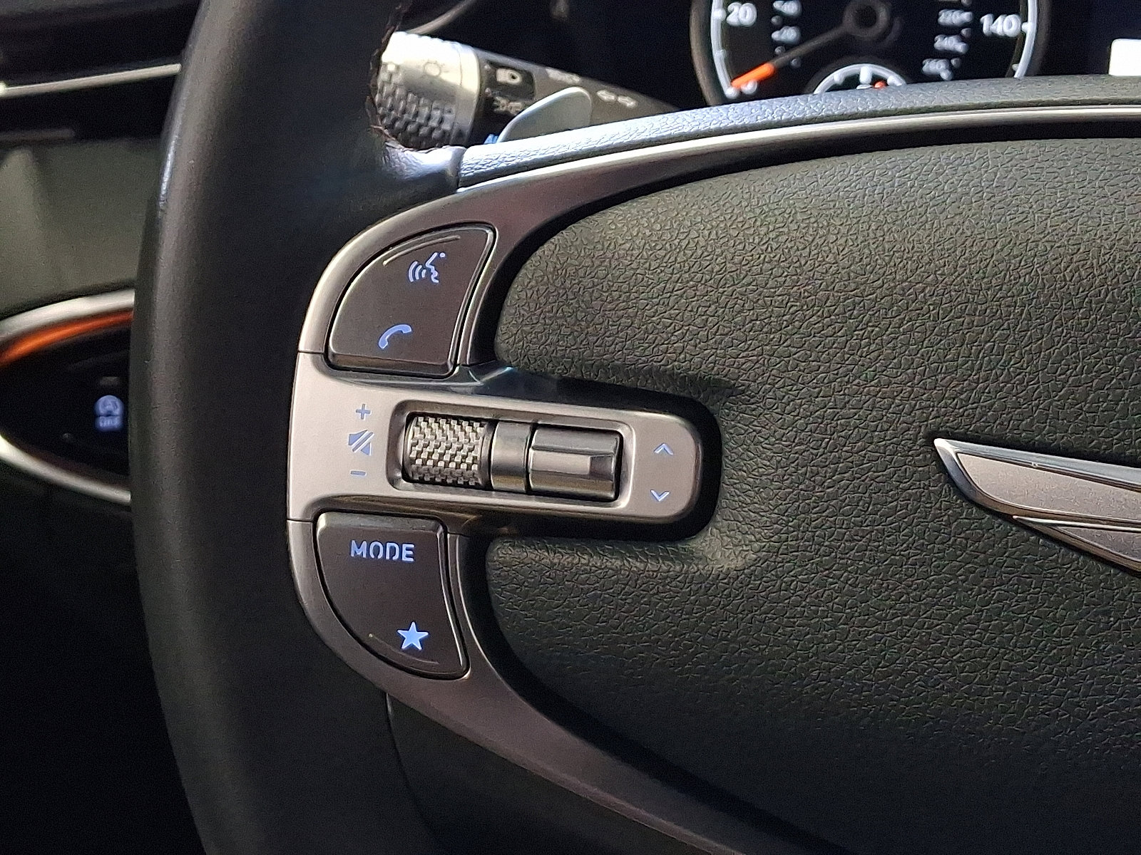 Used 2023 Genesis GV70 2.5T w/ Advanced Package image 21