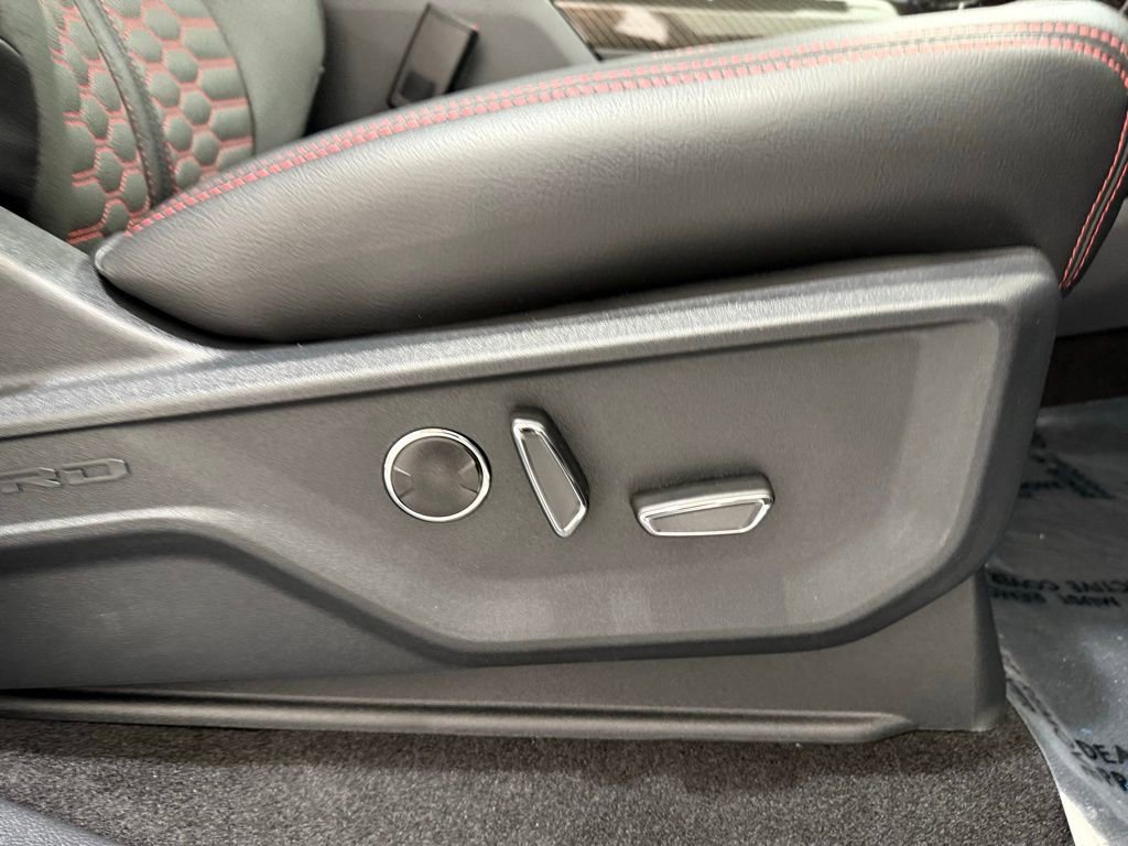 New 2025 Ford F150 Lariat w/ Equipment Group 502A High image 18