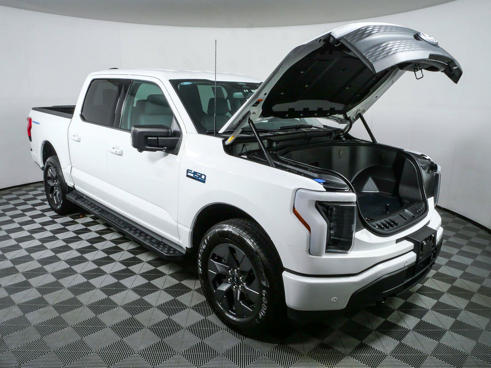 Used 2024 Ford F150 Lightning Flash AWD/4WD image 33