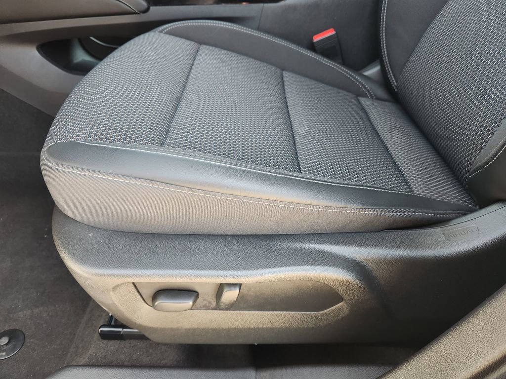 Used 2023 Buick Envision Preferred image 29