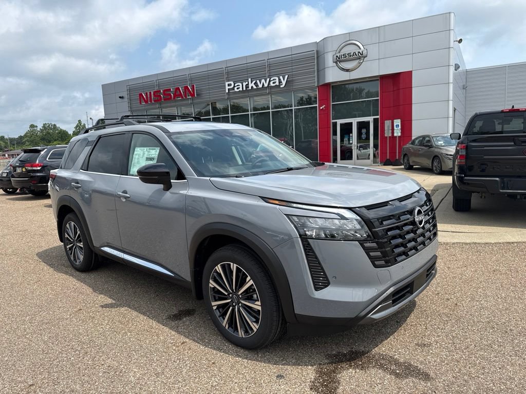 New 2026 Nissan Pathfinder Platinum w/ Accent Package