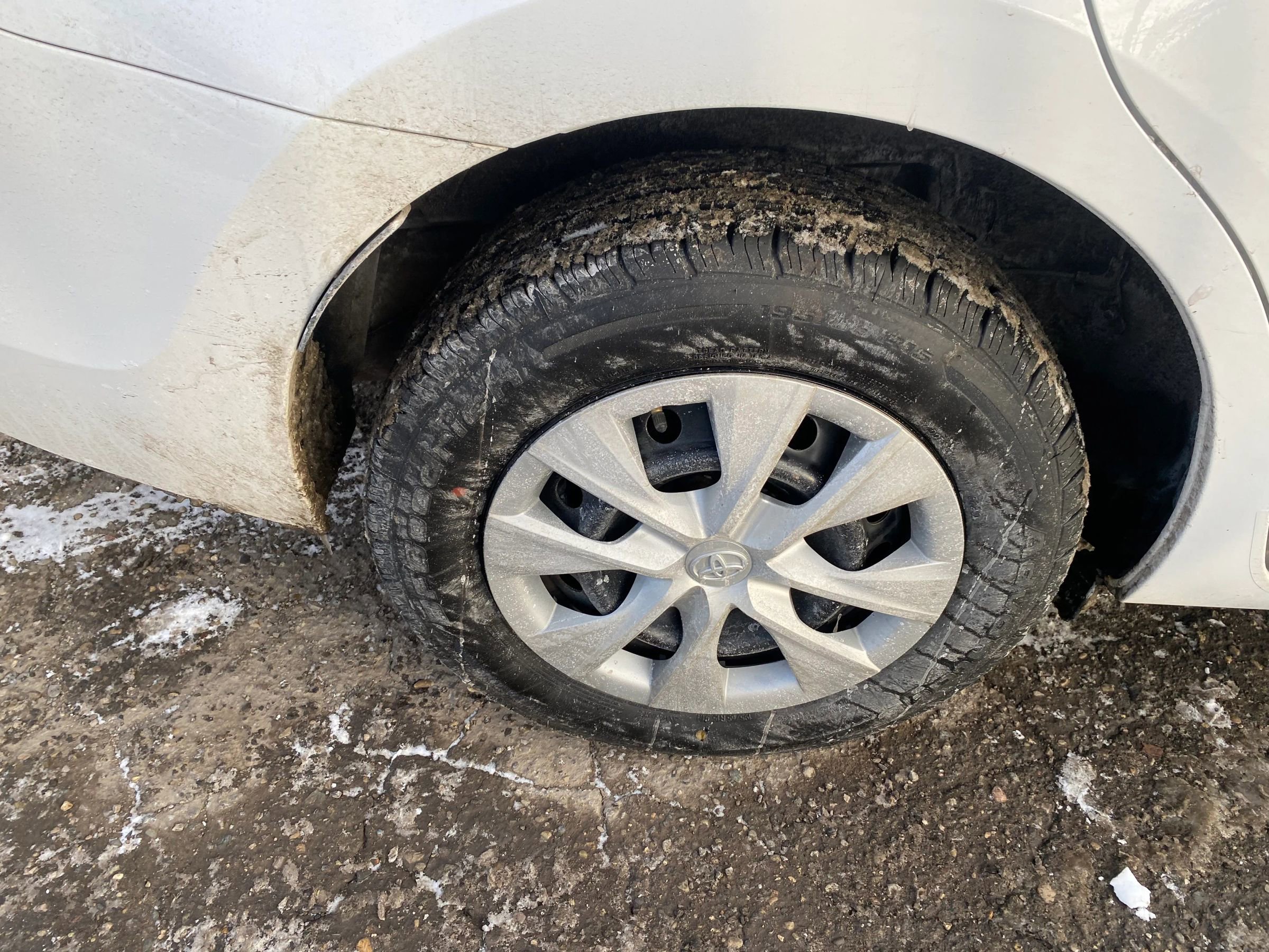 Used 2015 Toyota Corolla L image 24