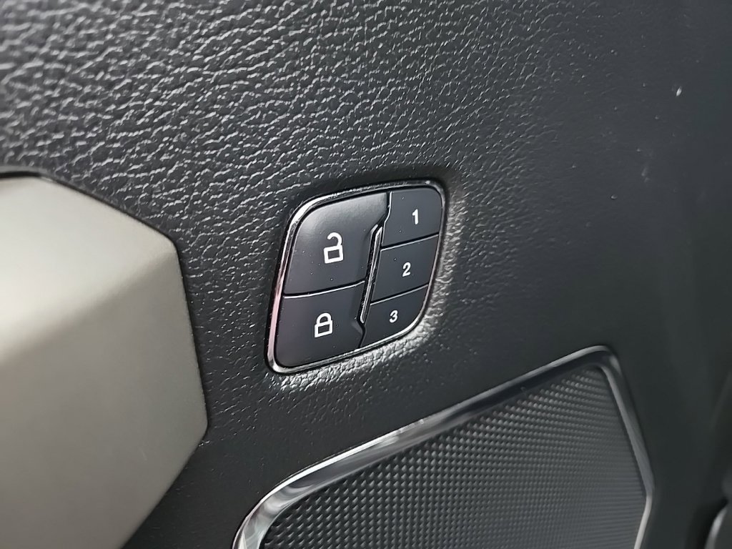 Used 2018 Ford F150 Lariat AWD/4WD image 47