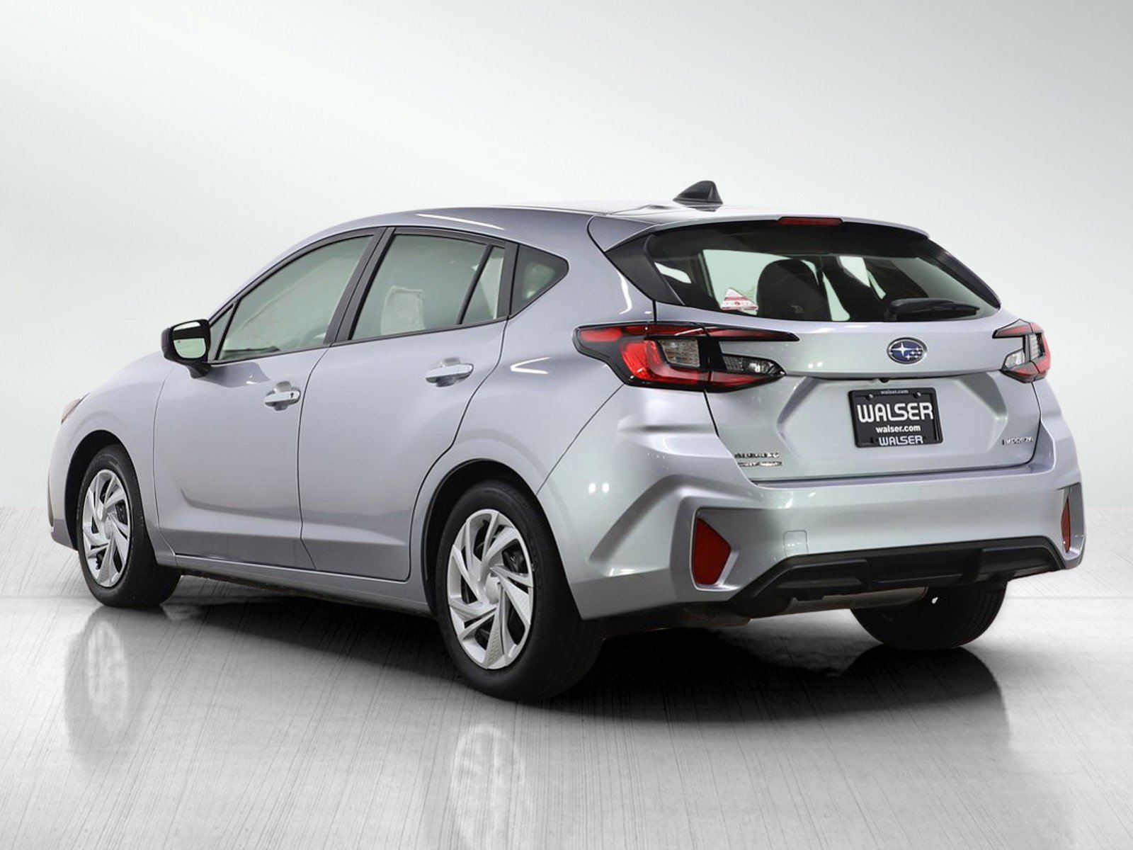 Used 2024 Subaru Impreza 2.0i image 3