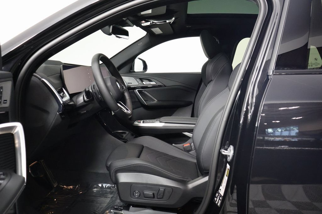 New 2026 BMW X2 xDrive28i w/ Technology Package AWD/4WD image 5