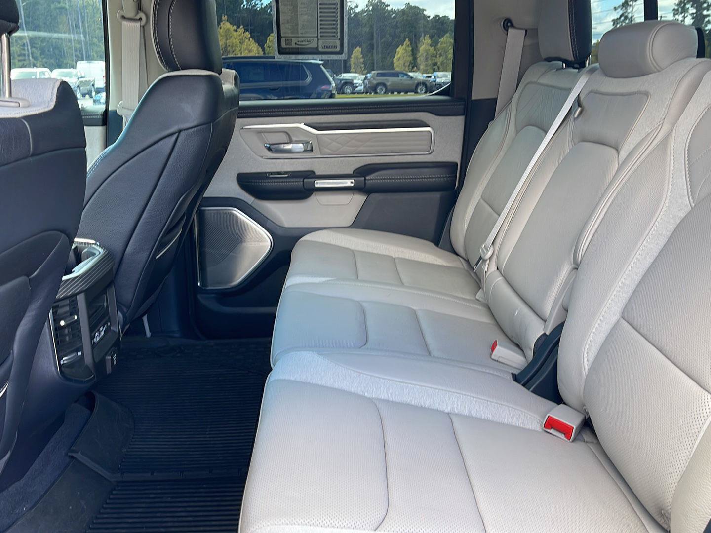 Used 2024 RAM 1500 Limited AWD/4WD image 43