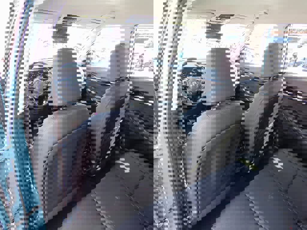 Used 2025 Kia Seltos EX image 15