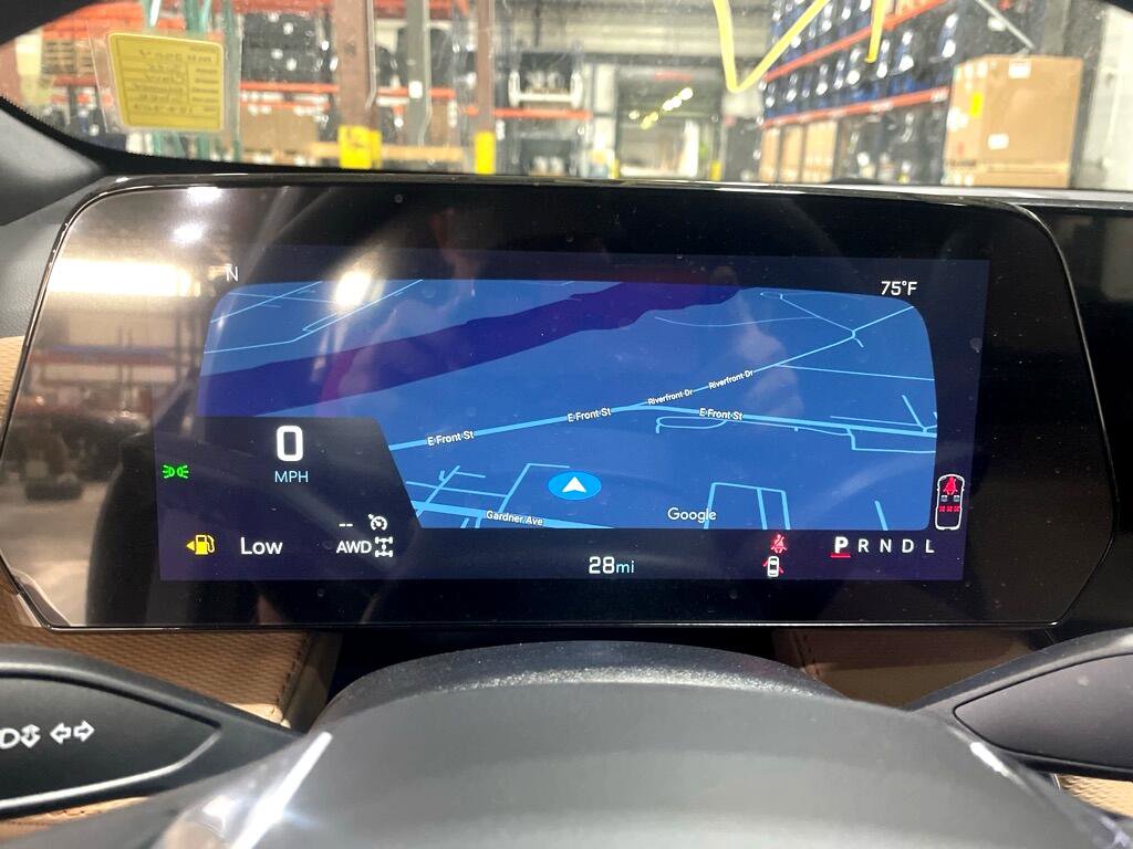 Used 2025 Chevrolet Equinox ACTIV w/ Convenience Package III image 29
