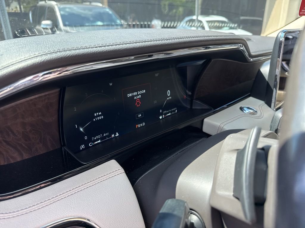 Used 2018 Lincoln Navigator Select image 7