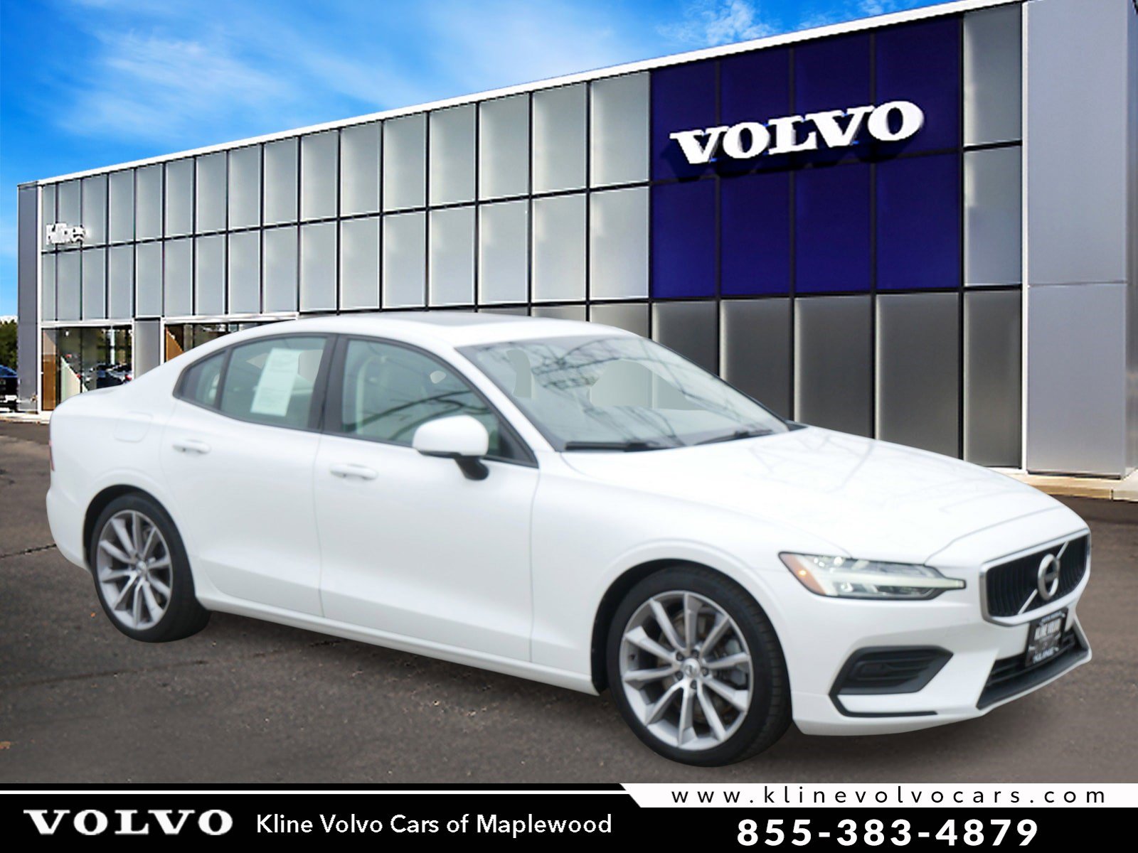 Used 2019 Volvo S60 T6 Momentum w/ Premium Package image 1