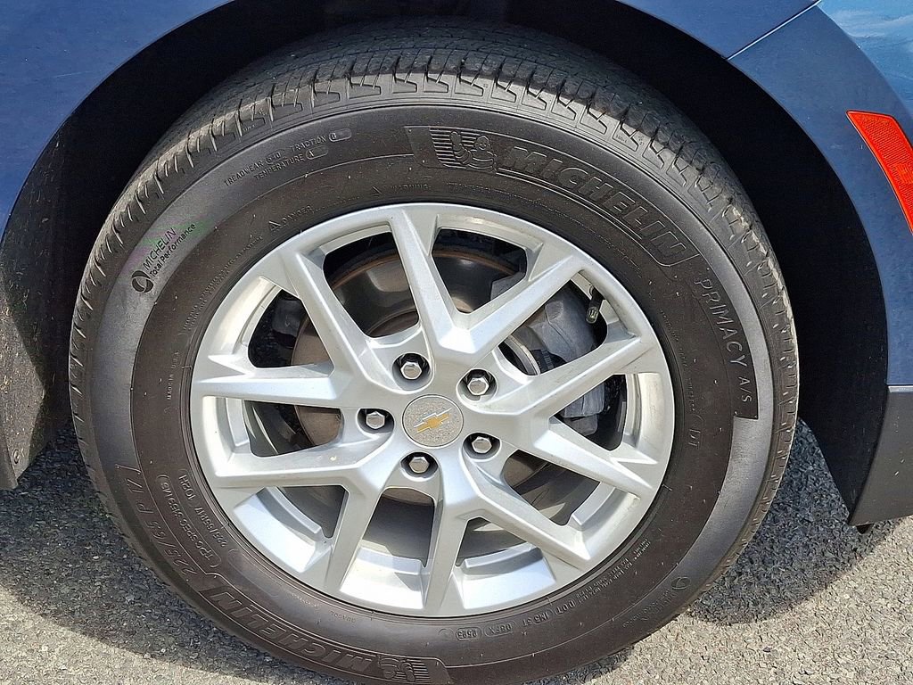 Used 2024 Chevrolet Equinox LT w/ LPO, Floor Liner Package FWD image 9