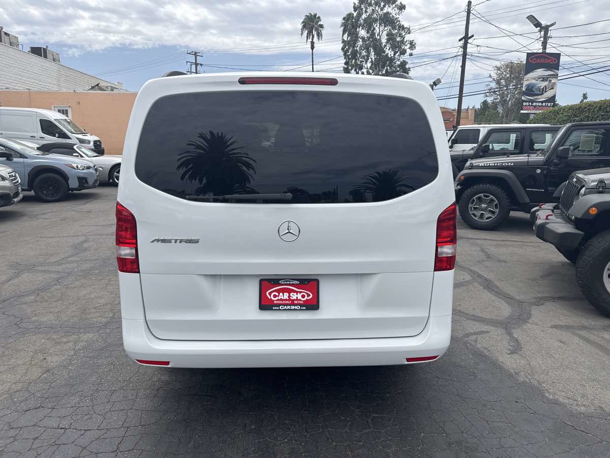 Used 2016 Mercedes-Benz Metris Passenger image 7