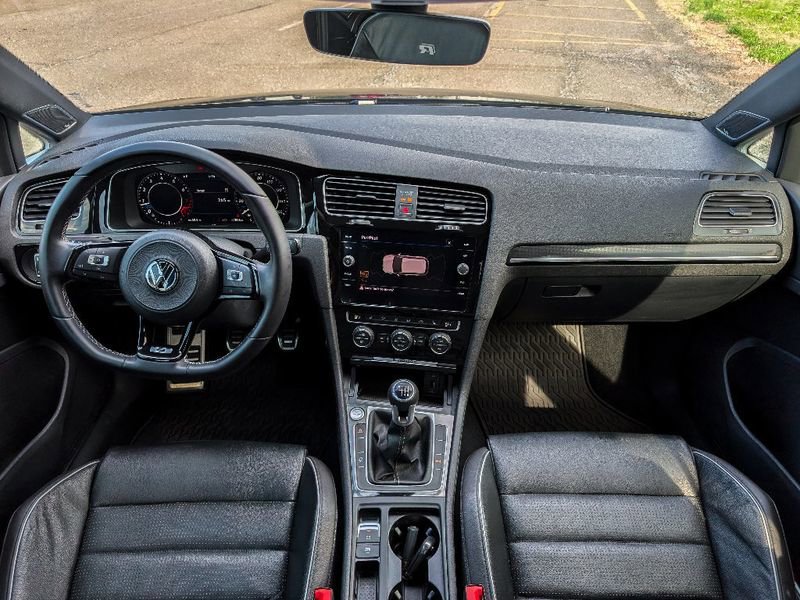Used 2018 Volkswagen Golf R 4-Door AWD/4WD image 24