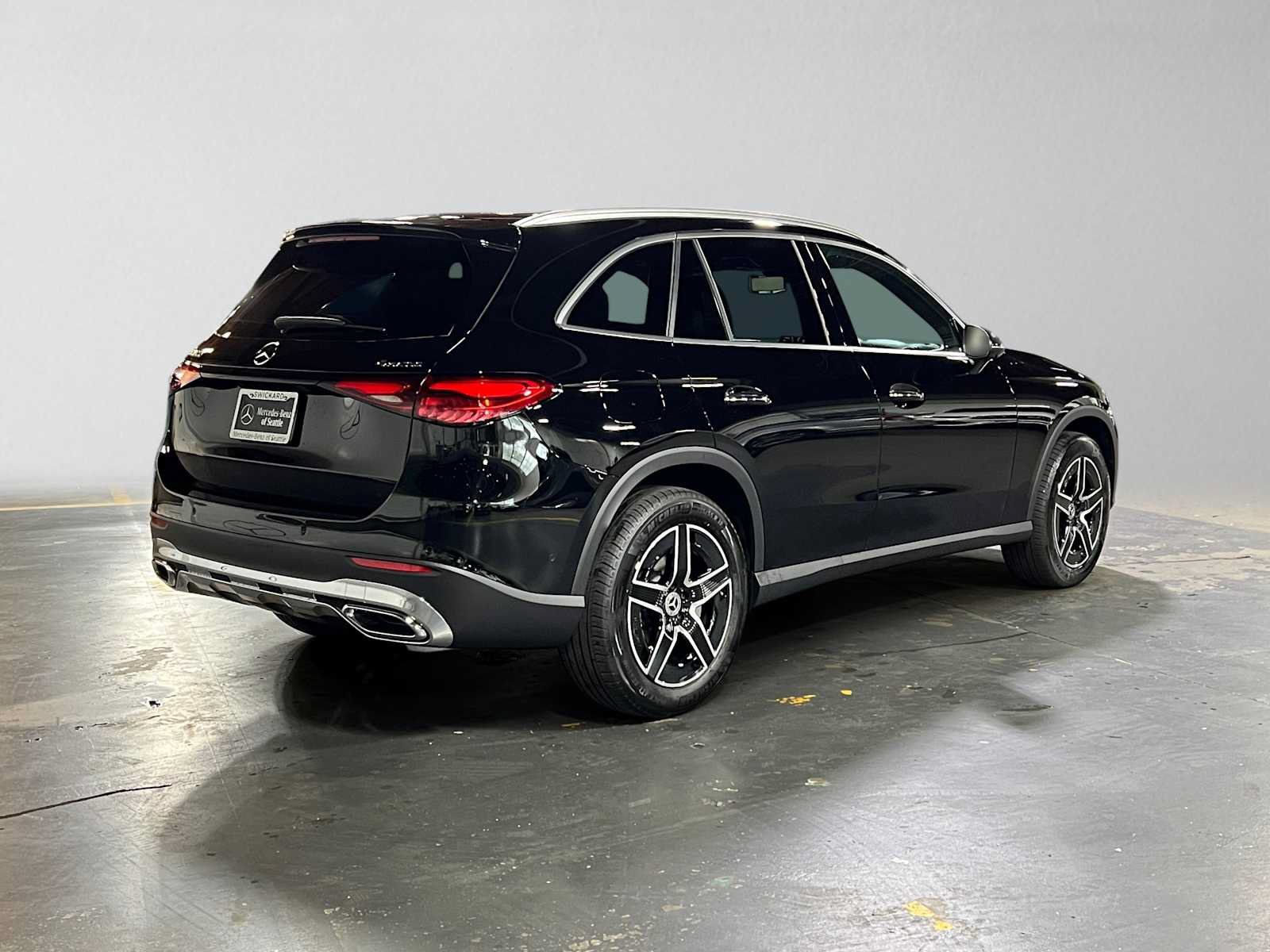 Used 2026 Mercedes-Benz GLC 300 4MATIC image 3