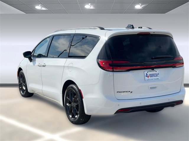 New 2026 Chrysler Pacifica Select w/ S Appearance Package image 3