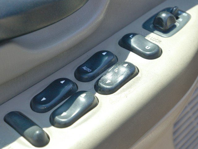 Used 2001 Ford F150 XLT AWD/4WD image 13