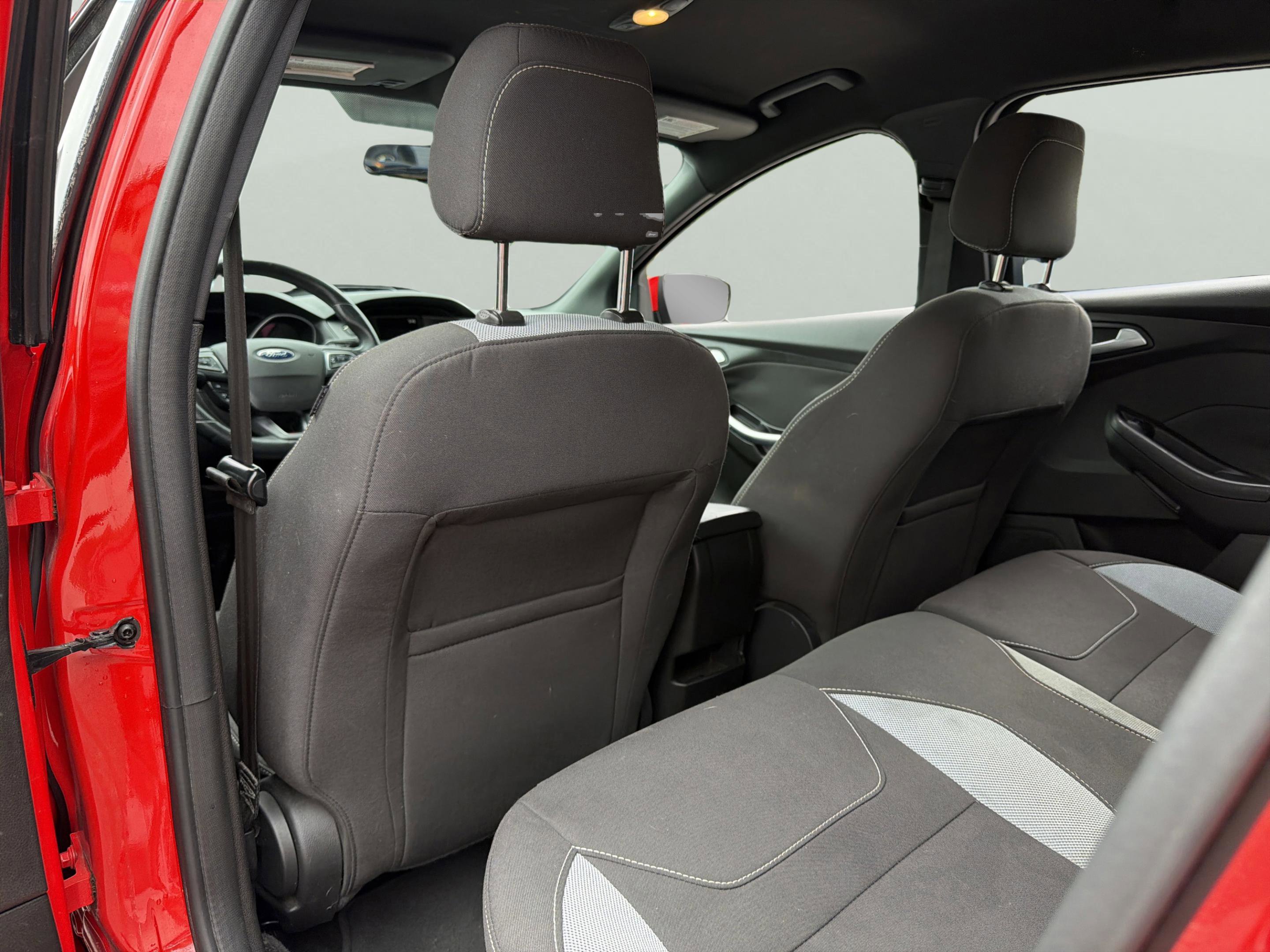 Used 2016 Ford Focus ST FWD image 19