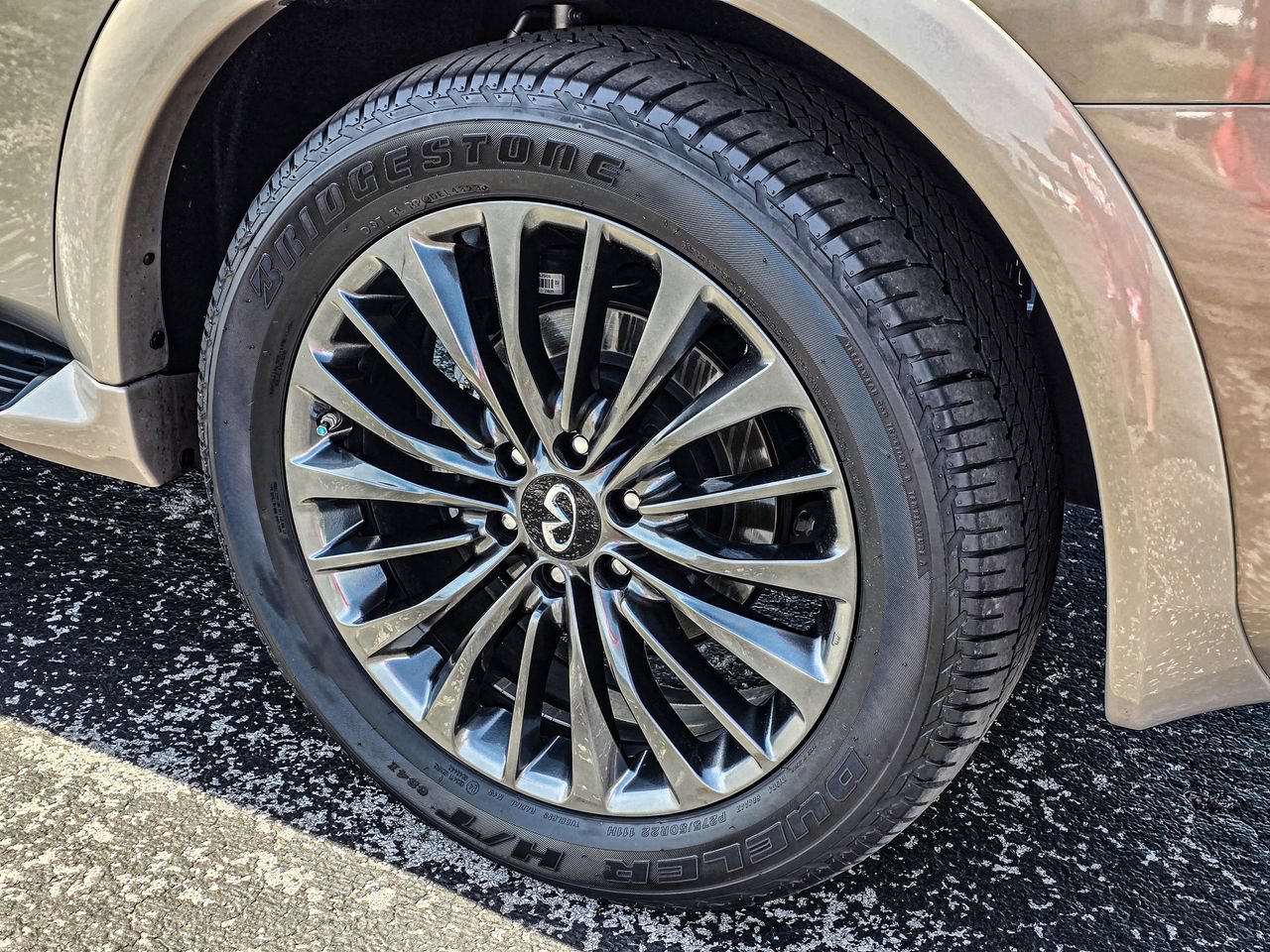 Certified 2024 INFINITI QX80 Sensory AWD/4WD image 9