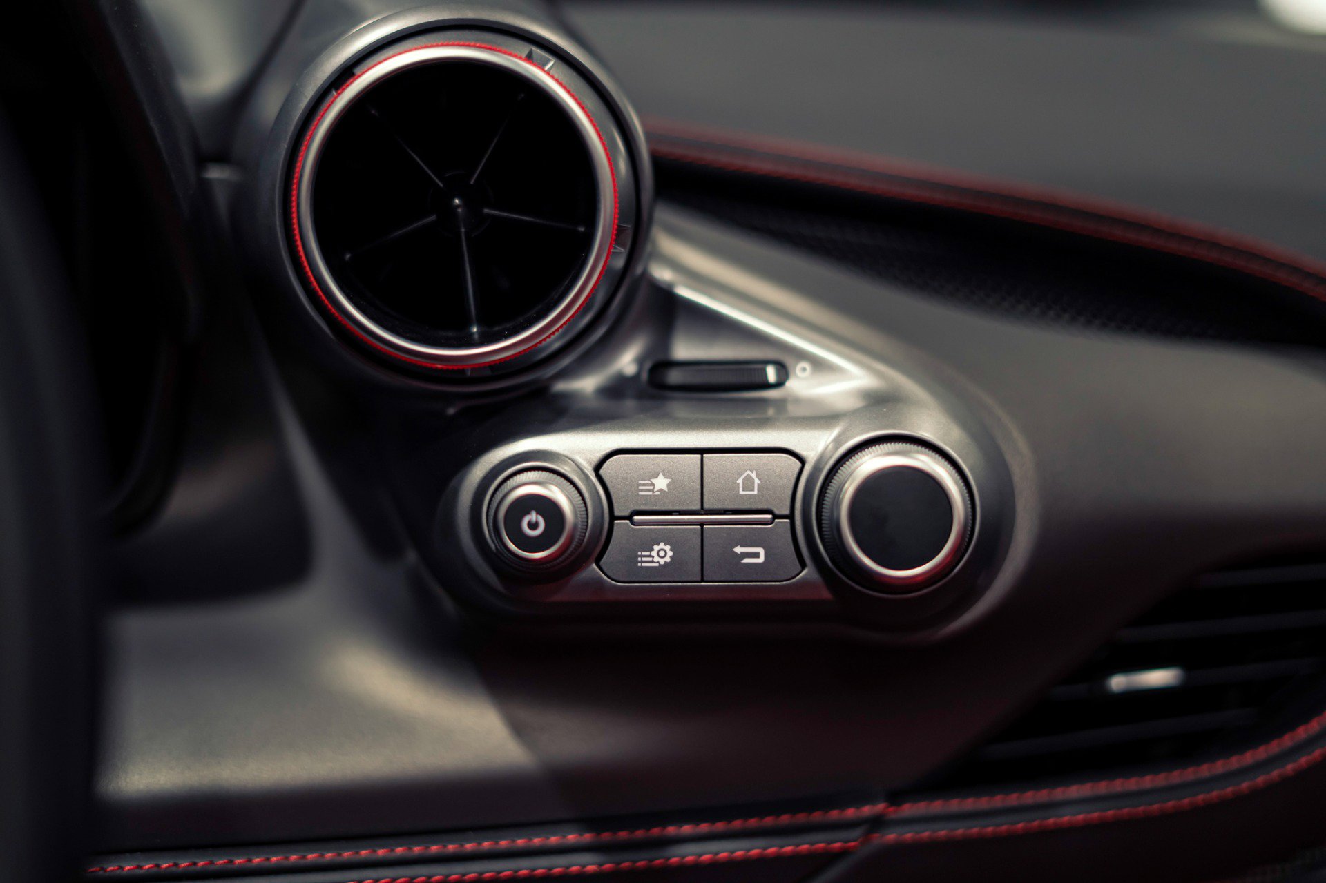 Used 2023 Ferrari F8 Tributo RWD image 26
