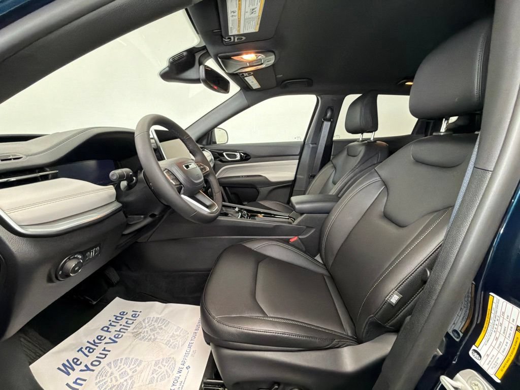 New 2026 Jeep Compass Limited AWD/4WD image 3