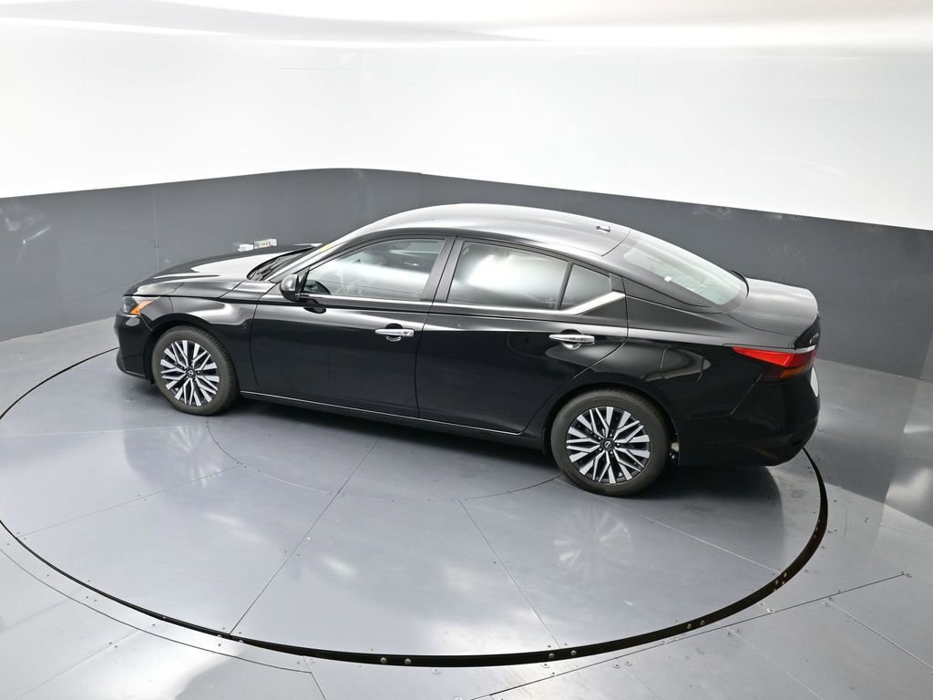 Used 2024 Nissan Altima 2.5 SV image 45