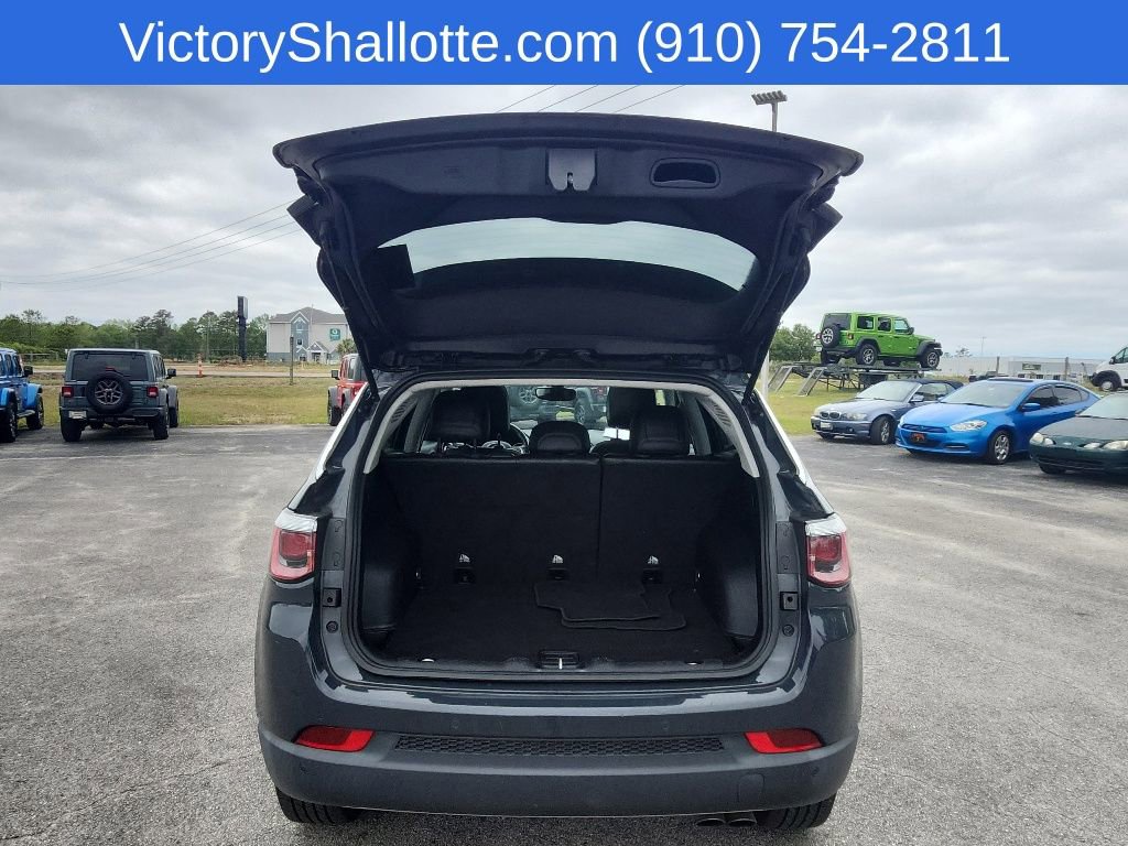 Used 2018 Jeep Compass Limited w/ Navigation Group AWD/4WD image 25