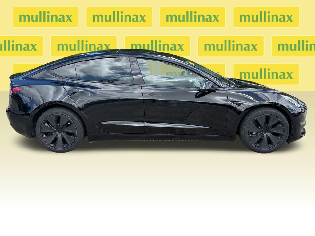 Used 2022 Tesla Model 3 Long Range AWD/4WD image 2