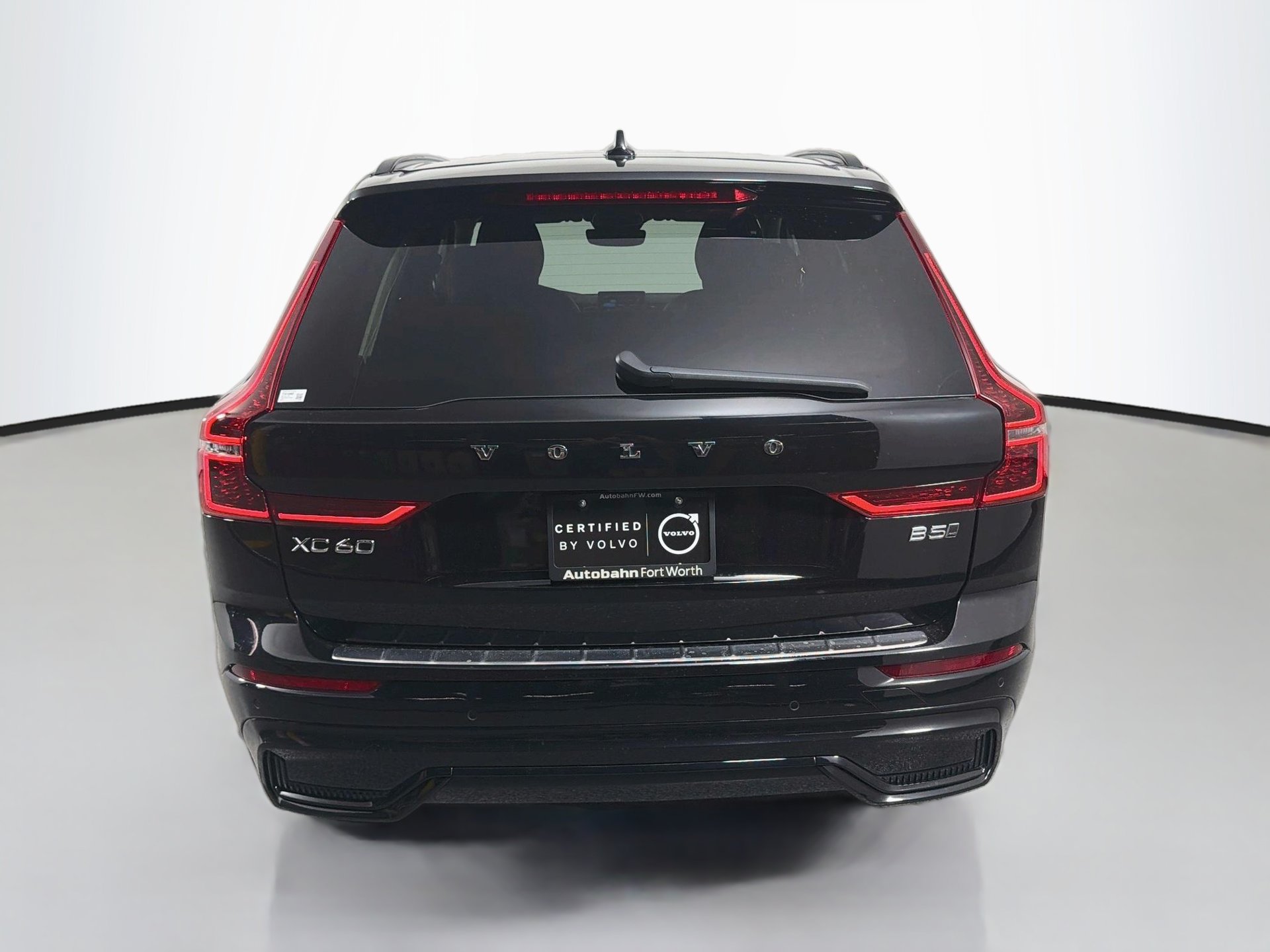 Certified 2026 Volvo XC60 B5 Ultra AWD/4WD image 7