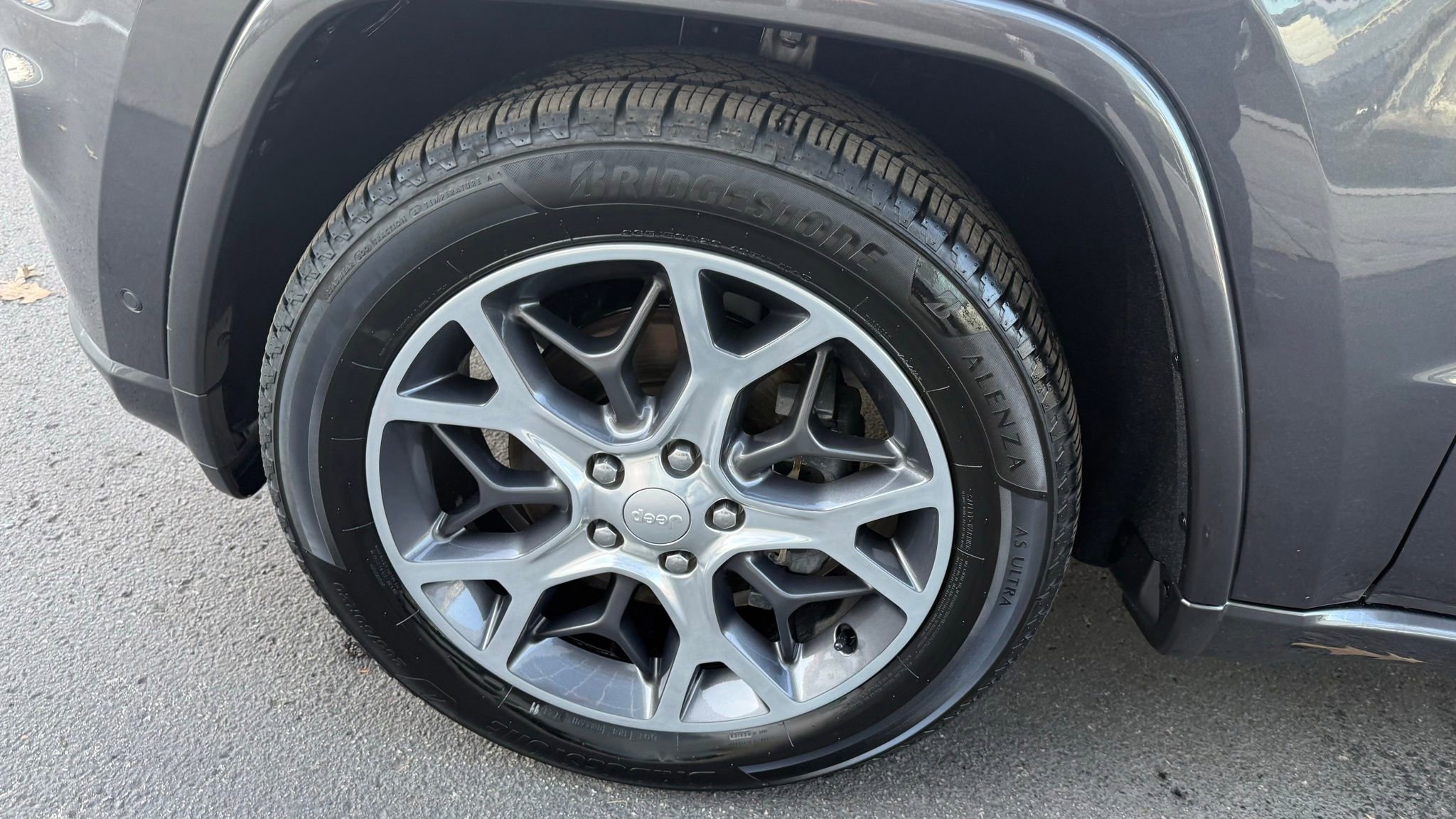 Used 2019 Jeep Grand Cherokee Overland image 15