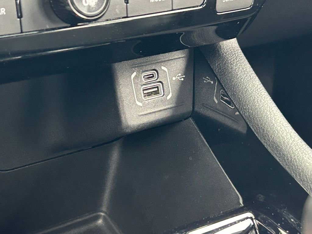 Used 2022 Jeep Compass Latitude FWD image 27
