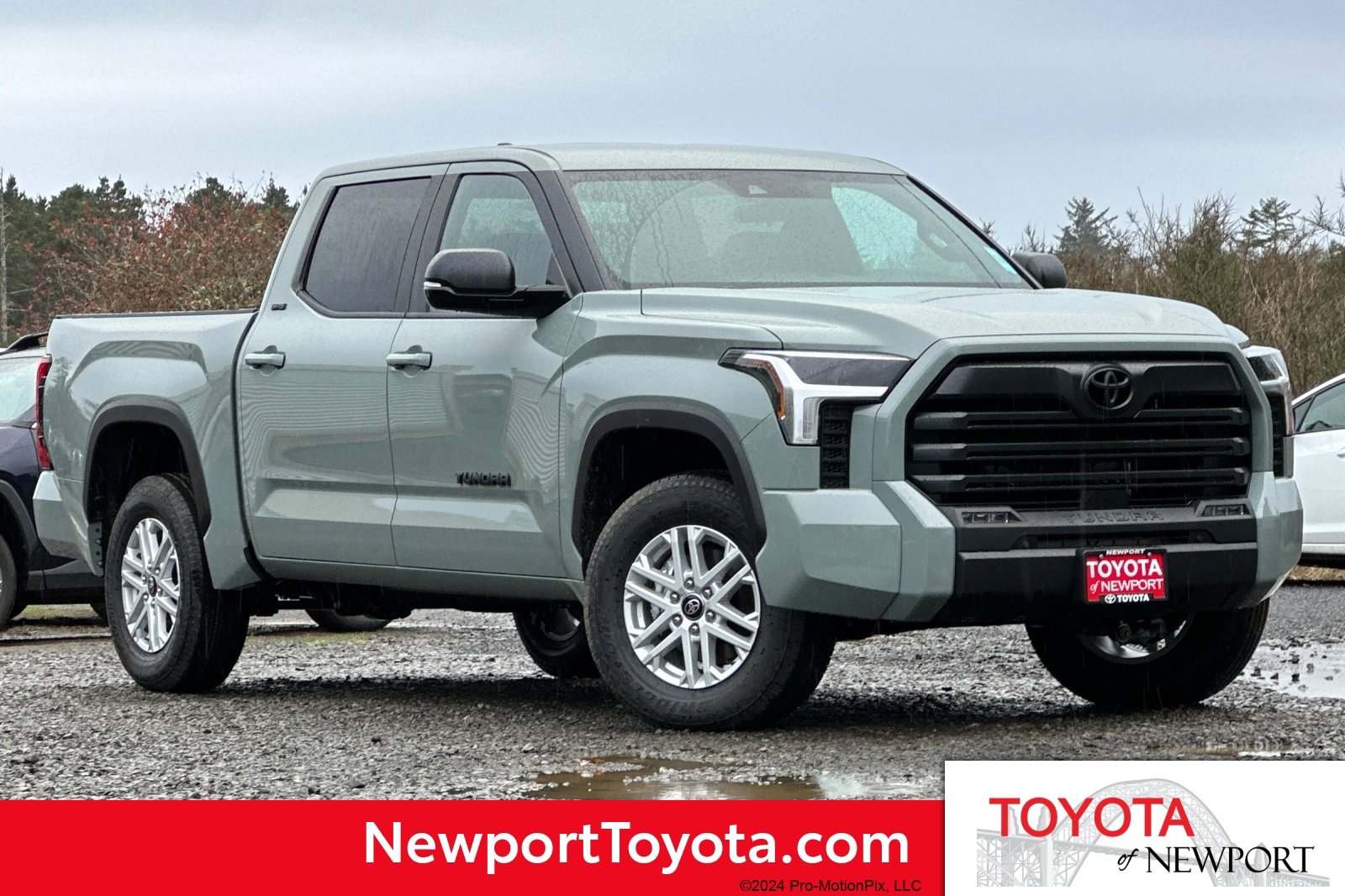 New 2026 Toyota Tundra SR5 w/ SR5 Premium Package