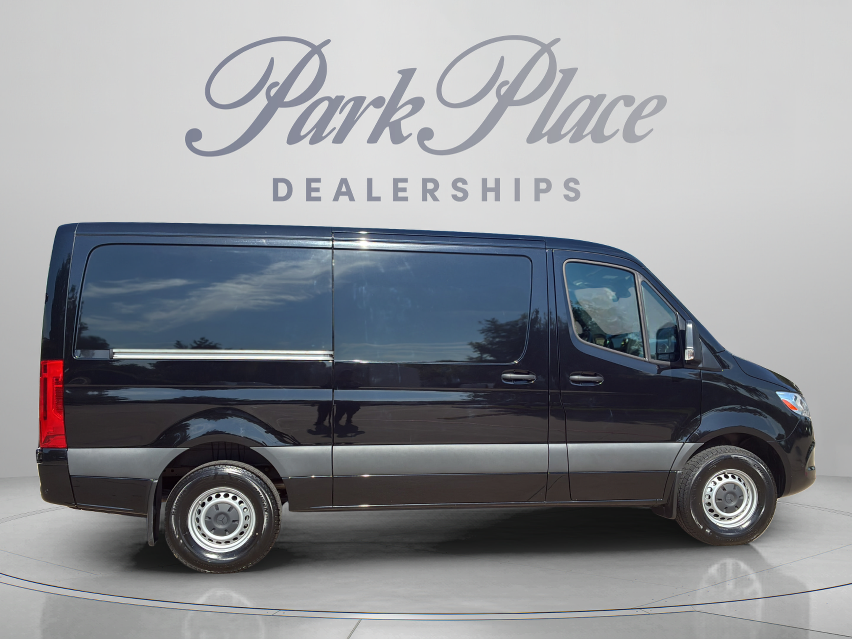 Used 2025 Mercedes-Benz Sprinter 2500 image 6