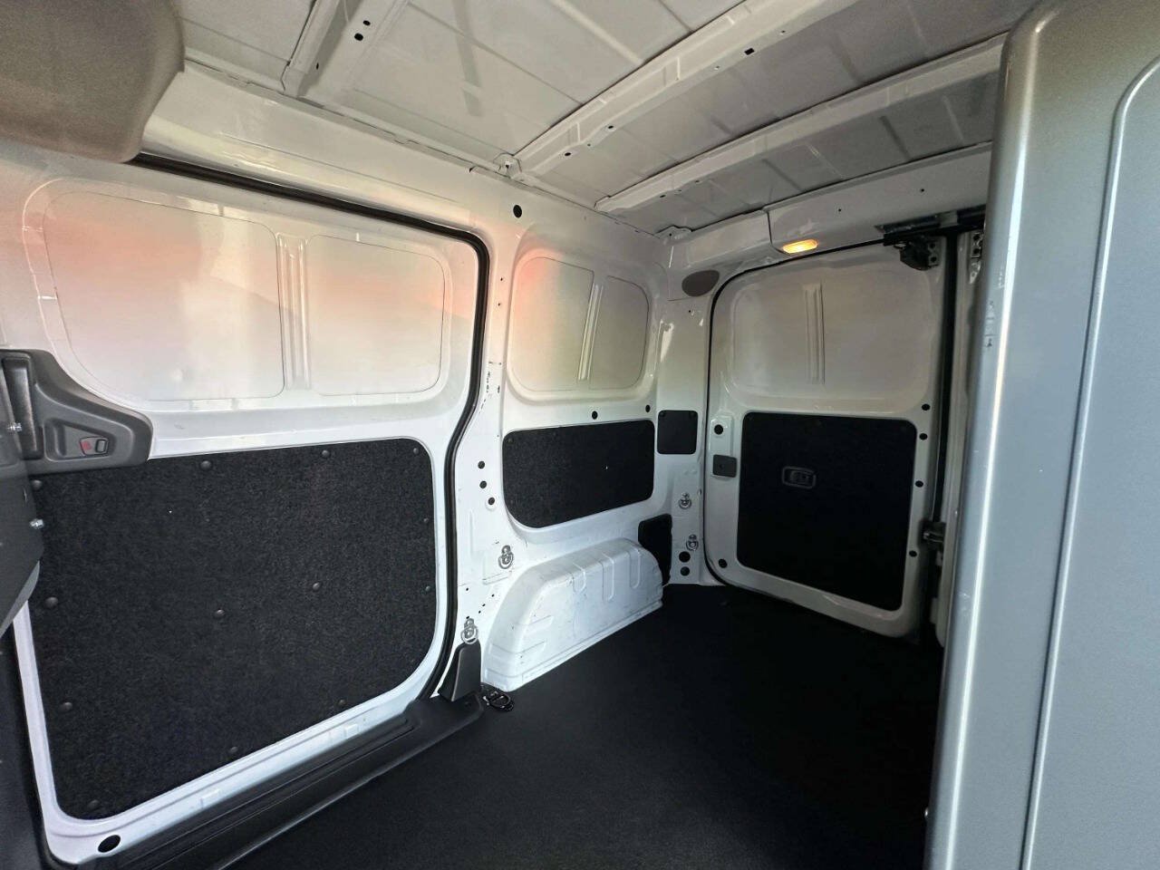 Used 2018 Chevrolet City Express LS FWD image 13