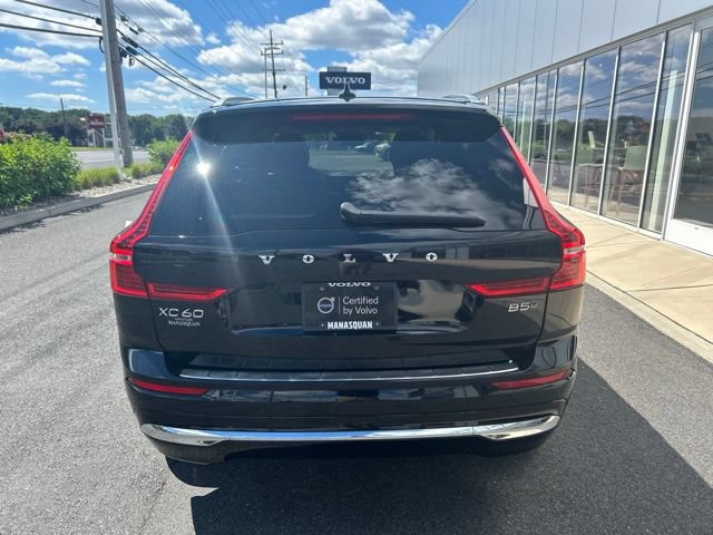 Certified 2023 Volvo XC60 B5 Plus AWD/4WD image 4