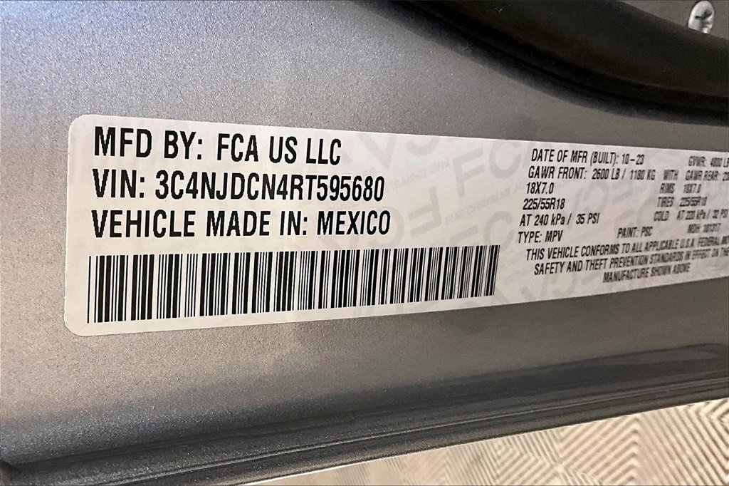 Used 2024 Jeep Compass Limited image 32