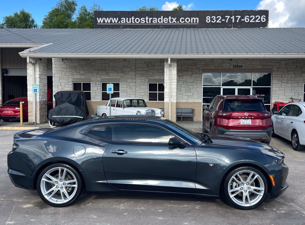 Used 2021 Chevrolet Camaro LT w/ RS Package RWD image 5