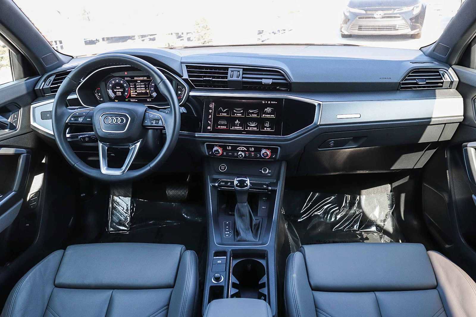 Used 2025 Audi Q3 2.0T Premium w/ Convenience Package image 15