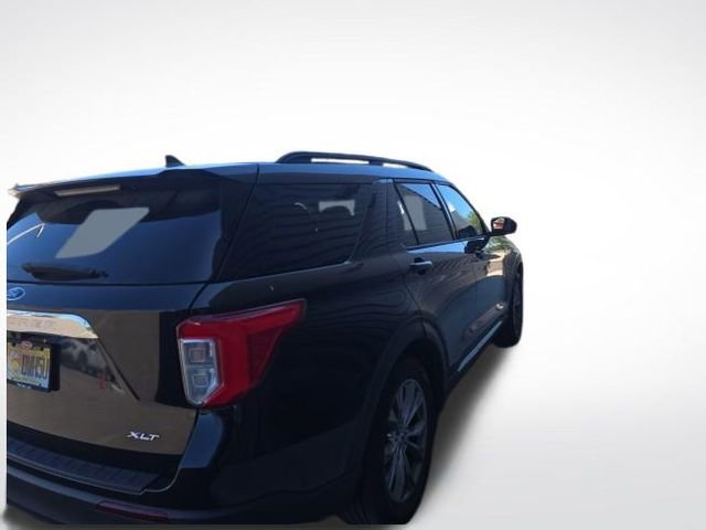 Used 2022 Ford Explorer XLT w/ Equipment Group 202A image 5
