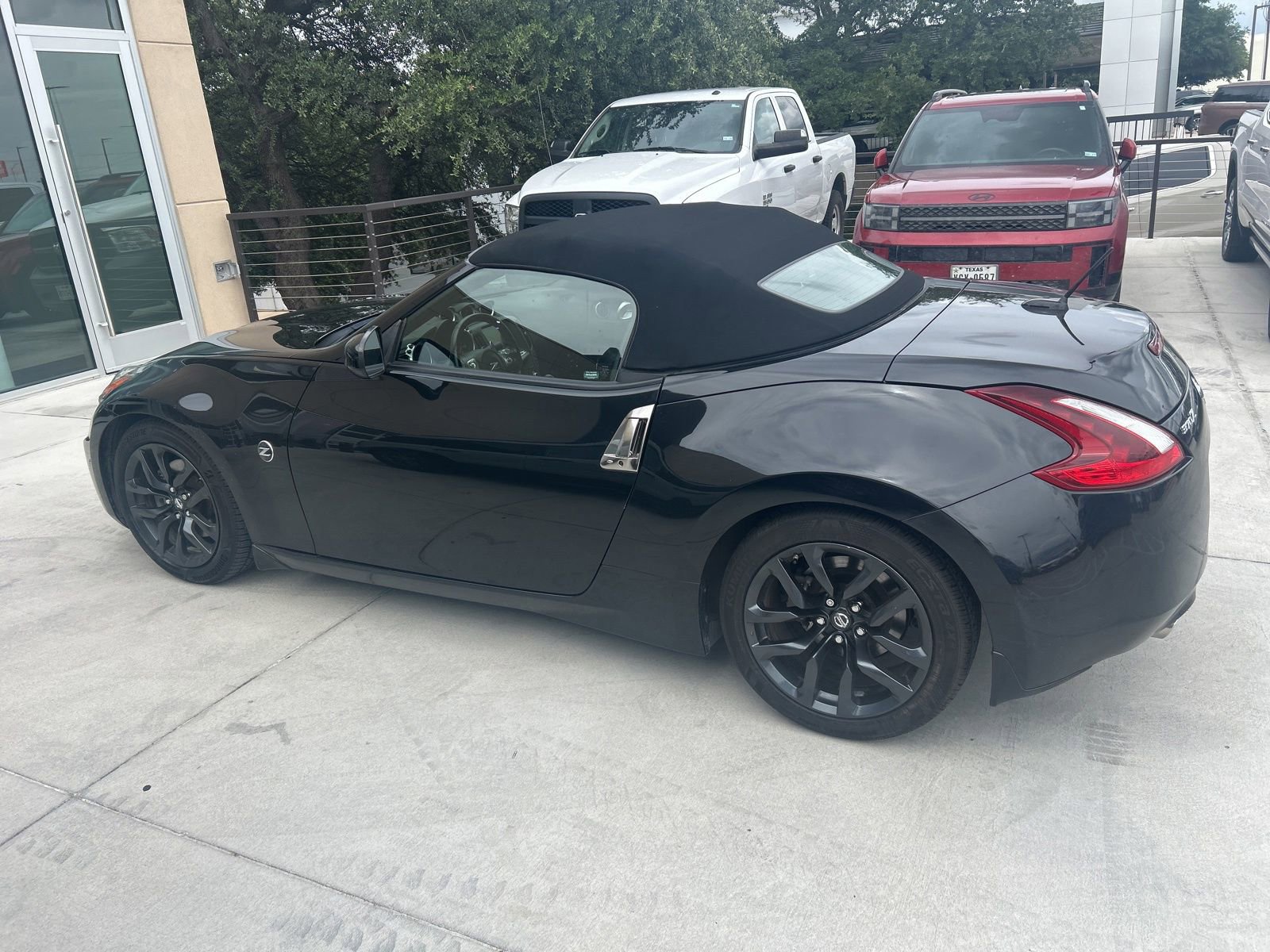 Used 2019 Nissan 370Z Touring RWD image 10