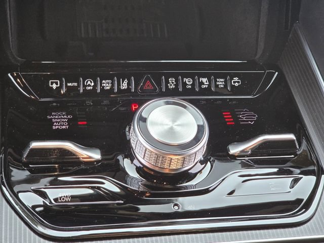 New 2026 Jeep Grand Wagoneer Summit AWD/4WD image 17