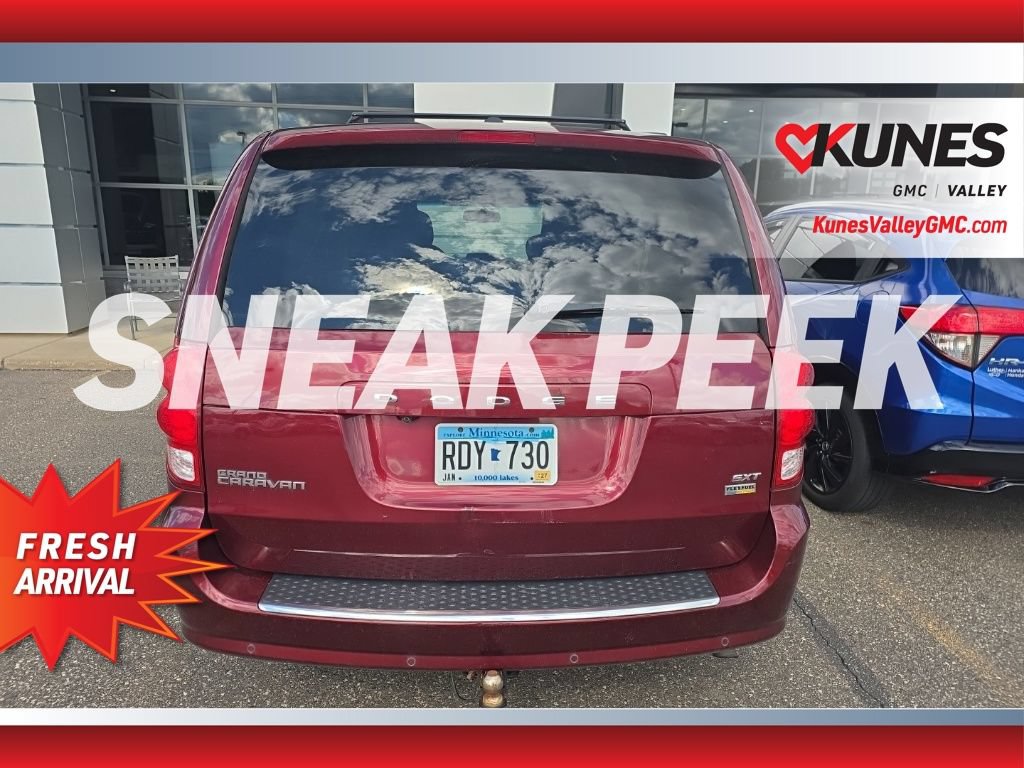 Used 2017 Dodge Grand Caravan SXT w/ Driver Convenience Group FWD image 8